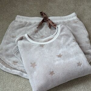 LIKE NEW Cozy Star Print Lounge Set